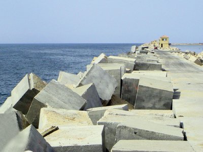RENOVATION OF THE MAIN BREAKWATER IN ALEXANDRIA PORT